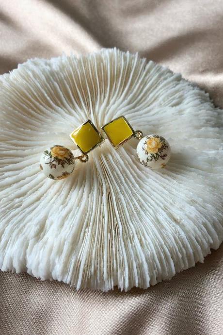 Yellow Diamond Rose Earrings